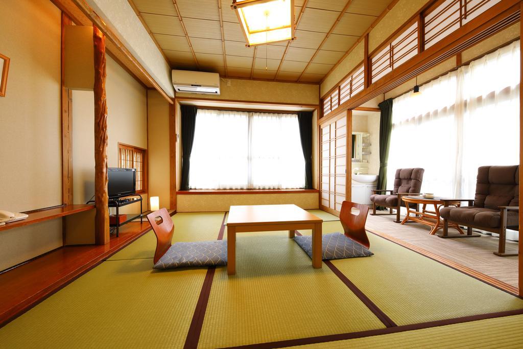 Ryokan Izumoya Yufu Exterior photo